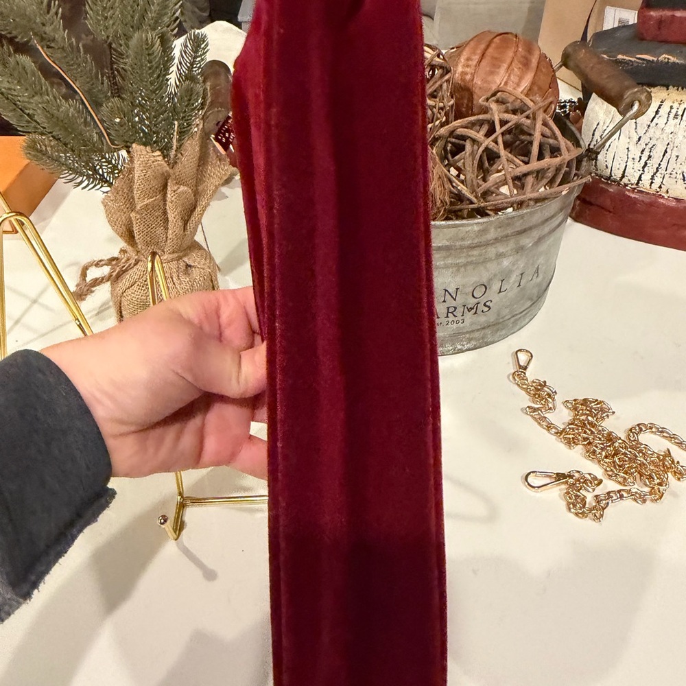 Gucci Deep Red Velvet Clutch with Gold Chain 100% Authentic. New! - Picture 7 of 8